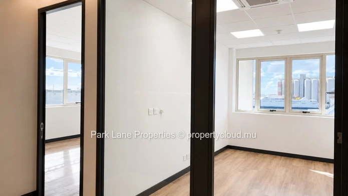 Bureaux Premium de 445 m² à vendre au Caudan | Une adresse d’affaires prestigieuse