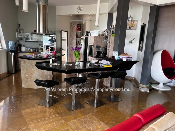 4-Bedroom Villa with Private Pool for Sale in Pointe aux Sables