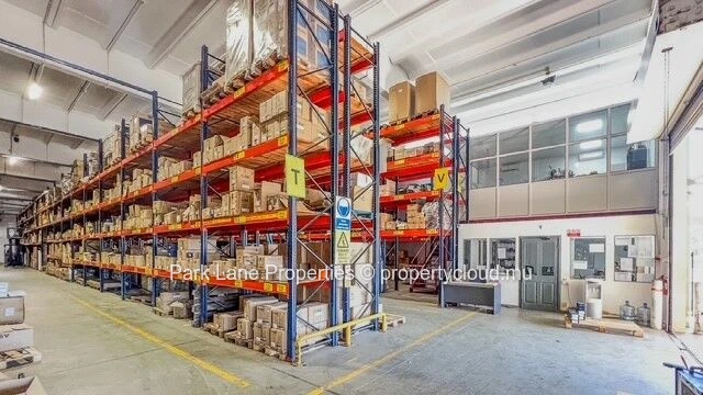Warehouse for Sale in Roche Bois – Exceptional Investment Opportunity
