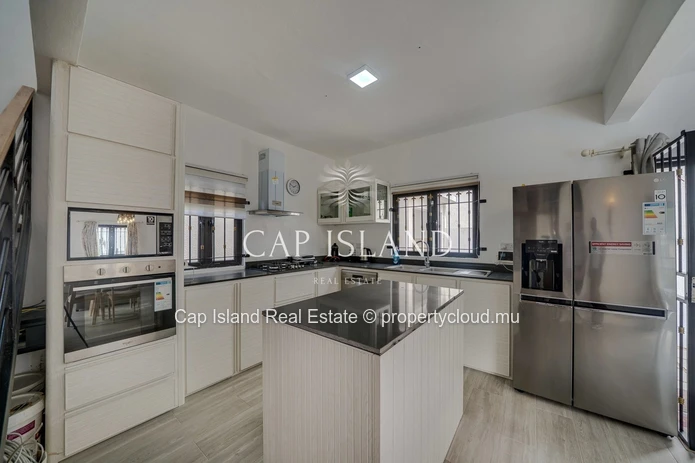Three-bedroom house in a quiet neighborhood