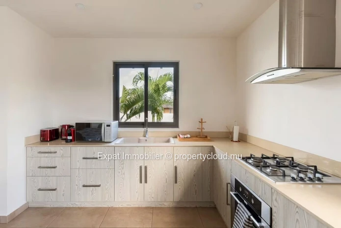 Pleasant 3-Bedroom Villa with Private Pool & Kiosk – For Rent in Grand Baie