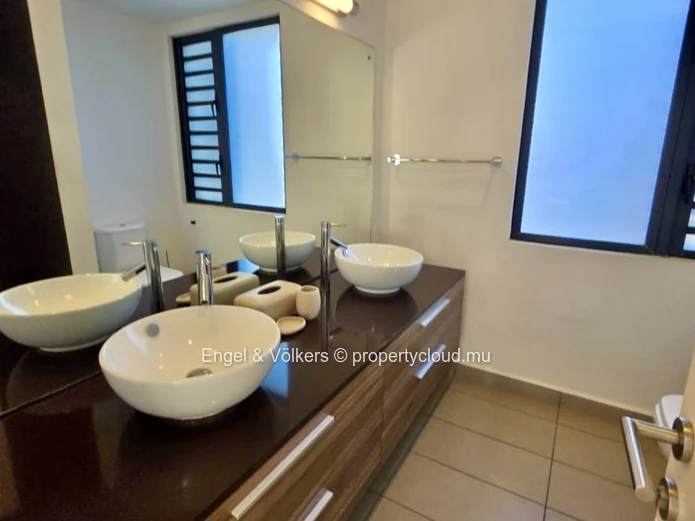 Duplex with Rooftop & Resort Amenities