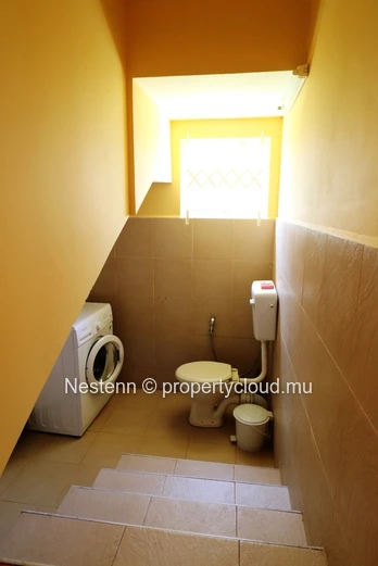 2-bedroom house with spacious garden and outdoor kitchen