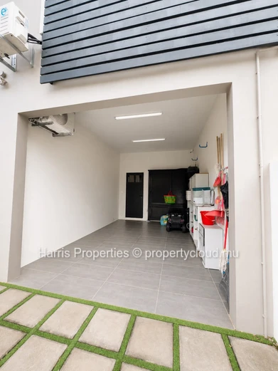 Belle Villa Individuelle Avec Piscine Privée À Vendre – Chemin 20 Pieds, Grand Baie