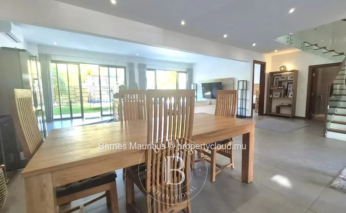 GRAND BAIE – Villa moderne et spacieuse avec piscine – 3 chambres