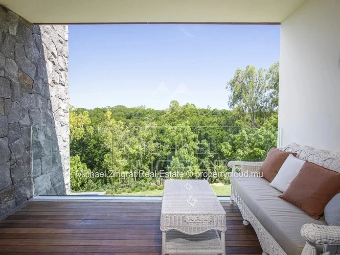 Villa de prestige avec piscine et ponton privatif privée et accès à la mer – Azuri