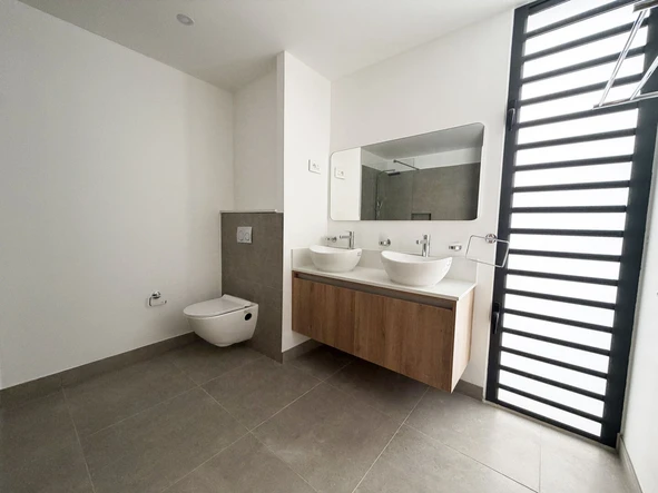3 Bedroom Apartment