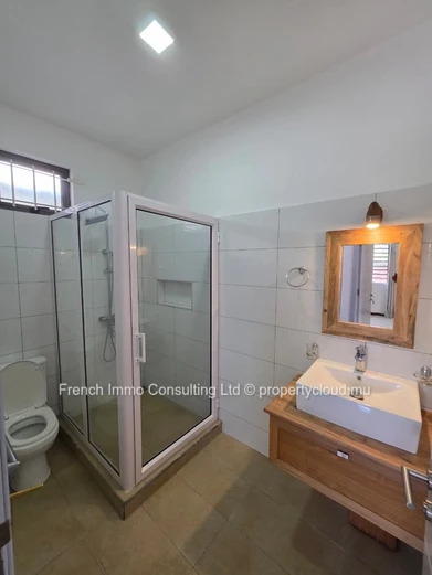 Belle villa moderne de 4 chambres a mon choisy