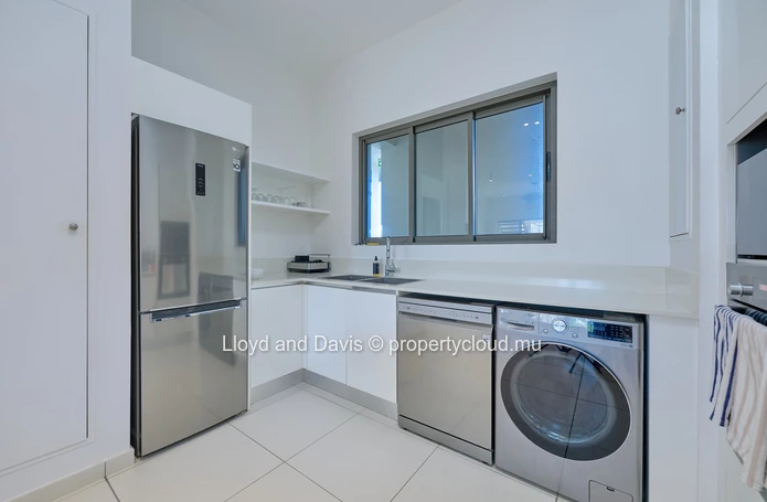 Duplex Penthouse with Rooftop & Private Pool