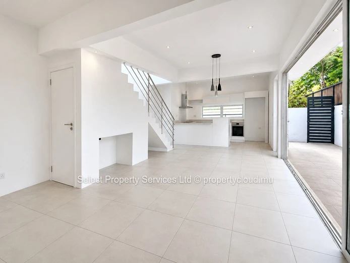 Duplex Neuf Moderne à Vendre à Flic En Flac – Rs 9.5 Millions