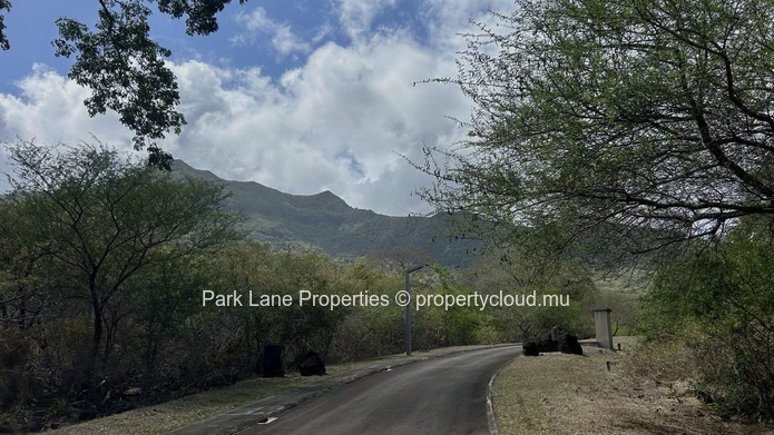 1,696 m² Plot in the Gated Estate Domaine de Palmyre with Stunning Mountain Views