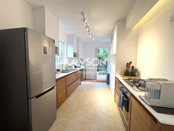4 Bedroom Townhouse, Duplex
