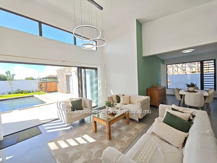 Villa Neuve Plains Pied De 3 Chambres À Vendre - Mont Mascal- Nord