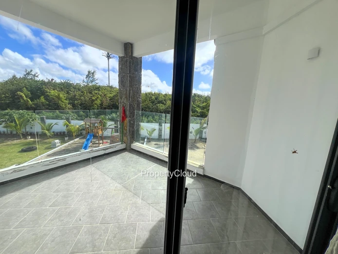 For Sale - 2-Bedroom Apartment In A Gated Residence- Coastal Road - Roches Noires