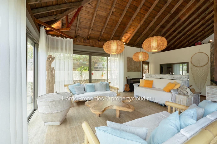 Magnificent Balinese-style RES villa for sale in a secure residential complex in Grand Baie