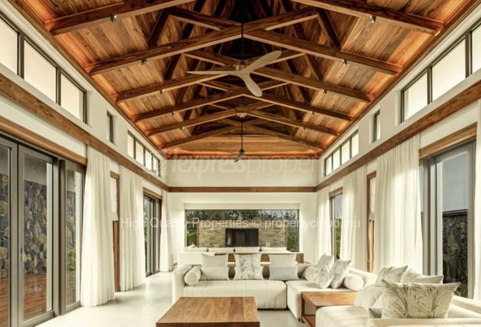 Jacaranda Luxury Villas En Vente A Balaclava