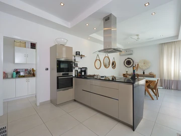 4 Bedroom Villa
