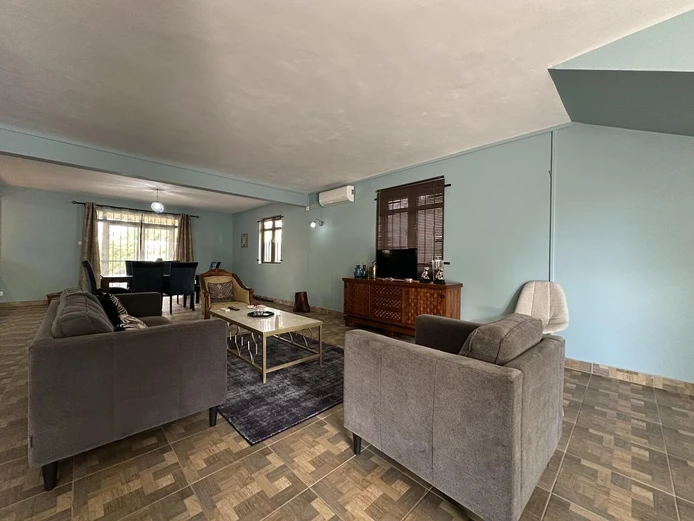 Appartement à vendre à Mont Choisy, à quelques minutes de la plage.