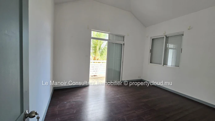 Villa de 3 chambres à vendre à Flic en Flac avec 334 m² habitables