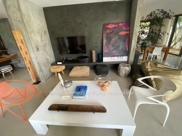 Long-Term Rental in Cap Malheureux – 4-Bedroom Villa with Pool Just Steps from the Sea
