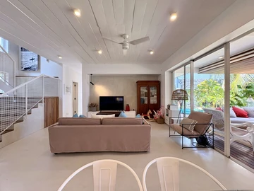 6 Bedroom Villa