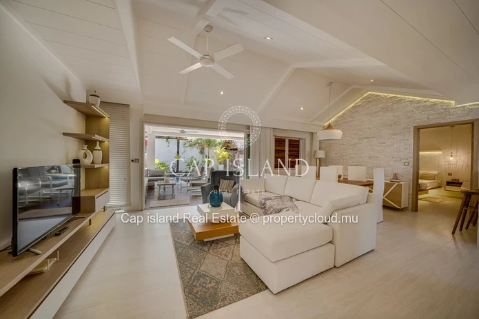 Prestigious 3-bedroom villa at Clos du Littoral