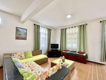 5 Bedroom House