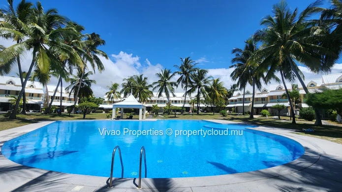 Duplex pieds dans l'eau à louer entièrement meublé à Belle Mare – 3 chambres avec piscine commune