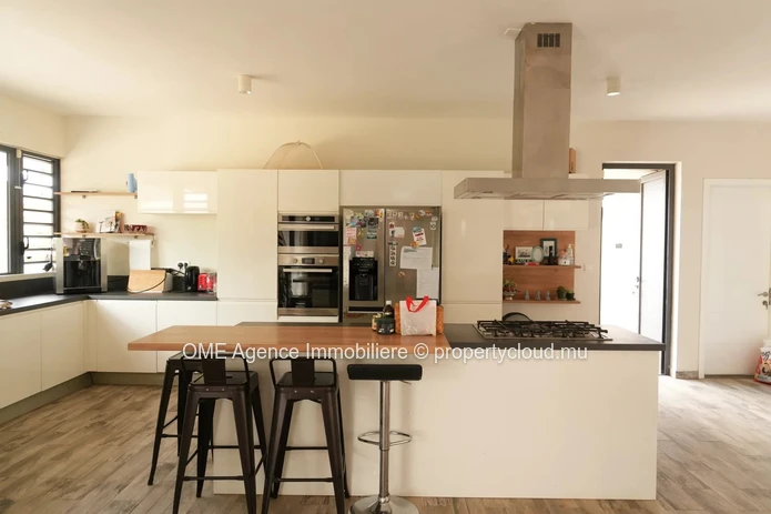 Magnificent 340 m² Villa | 5 Bedrooms