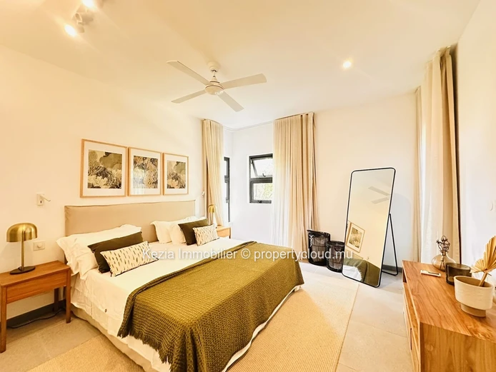 Contemporary Seafront Apartment