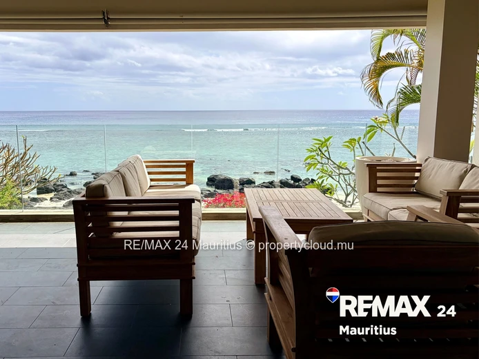 Beachfront Apartment with Unobstructed Ocean Views in Tamarin