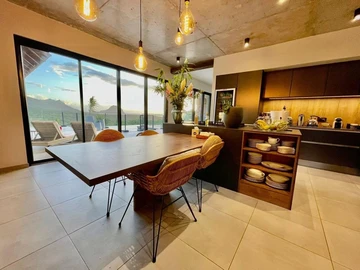 5 Bedroom Villa