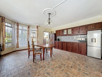 7 Bedroom House