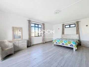 4 Bedroom Villa