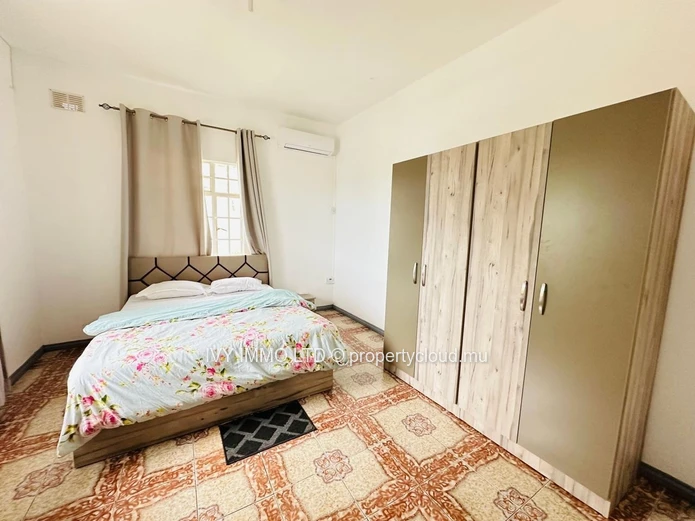 Appartement (entièrement rénové) à louer à long terme  Situé à #pereybere  | À 10 minutes à pied de la plage Loyer 40...