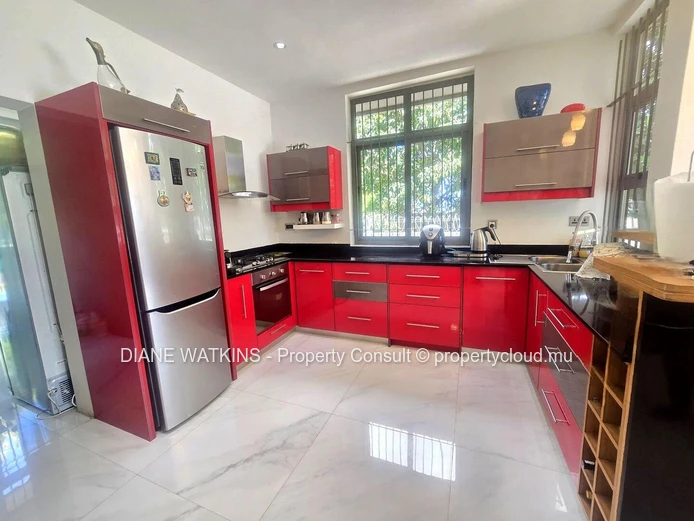 4-bedroom house for sale in Beau Bassin 