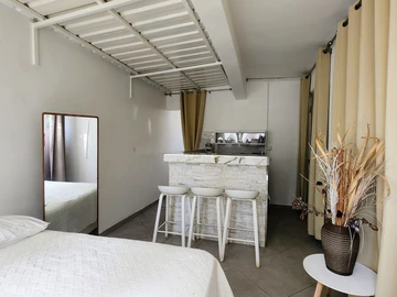 6 Bedroom Villa