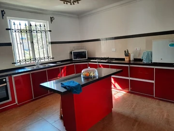 4 Bedroom Villa