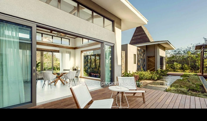 VILLA PDS à vendre à Balaclava, 473m² sur 1671m² terrain, piscine, accessibles aux étrangers.