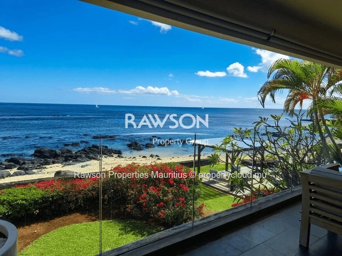 Live by the Sea – Modern 3-Bedroom Apartment with Pool