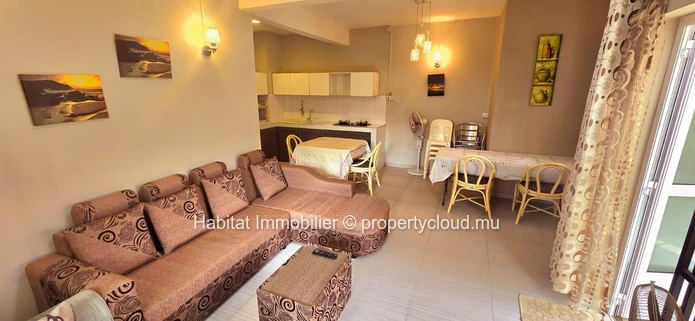 To rent : Located on the ground floor of a quiet residence, apartment of 79 m2 