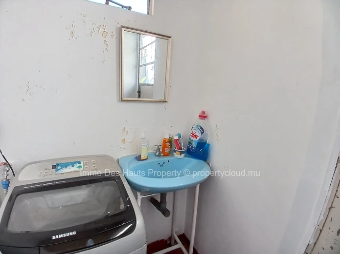 Maison de 2 chambres non meublé en location long terme curepipe 