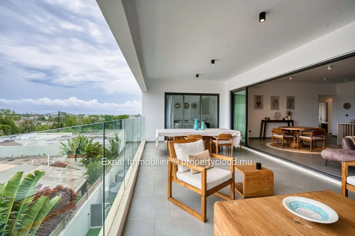 À VENDRE – Appartement neuf, meublé, avec grande terrasse & piscine commune à Péreybère