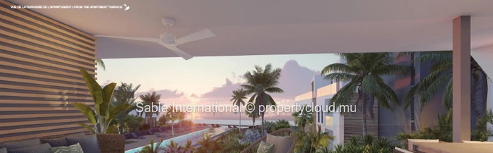 Penthouse à vendre à Rivière Noire, 470m², 3 chambres, piscine privée, vue mer et montagne. Proche des commodités.