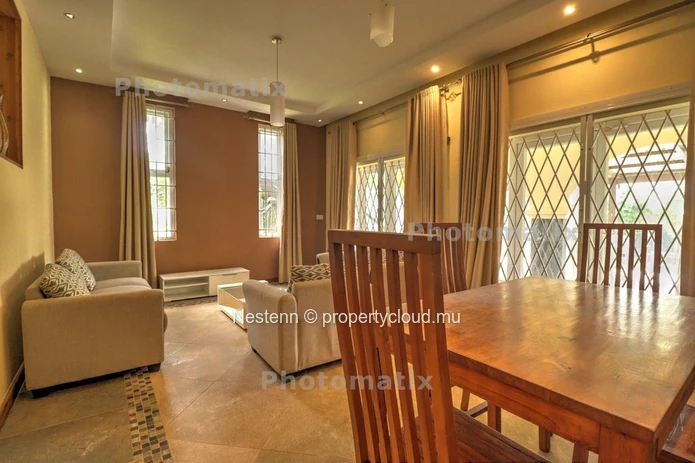 Sophisticated villa  of 418m2 with lush garden, pool & scenic terraces