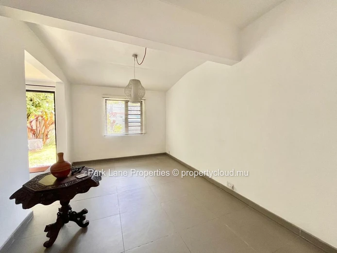 Élégant Duplex de 3 Chambres à Vendre dans le Prestigieux Quartier de Floréal, Île Maurice