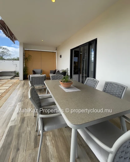 Luxurious Villa for Sale in Jardin d'Anna-2, Flic en Flac, Mauritius – Elegant Living with Panoramic Sea Views
