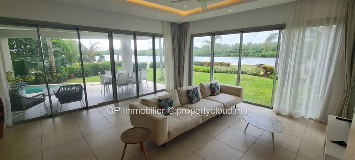 Appartement RES à vendre à Ilot Fortier, Rivière Noire. 173m² habitables, terrain de 267m², 3 chambres, piscine privé...