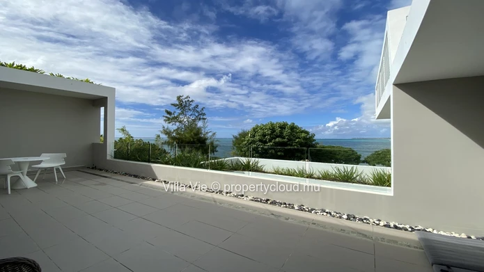 Poste Lafayette - Beachfront modern 3-bedroom ensuite duplex with swimming pool