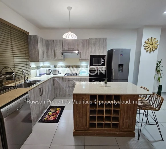 TO LET – 3 - Bedroom Duplex with pool in Flic en Flac